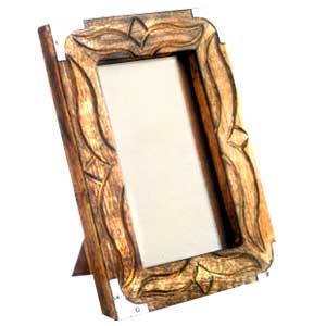 Antique Finish Wooden Photo Frame (Metallic Corner)