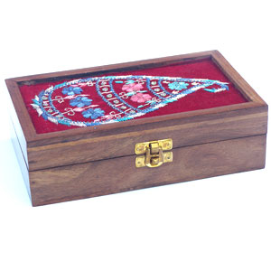 Embroidred-Wooden-Box-01